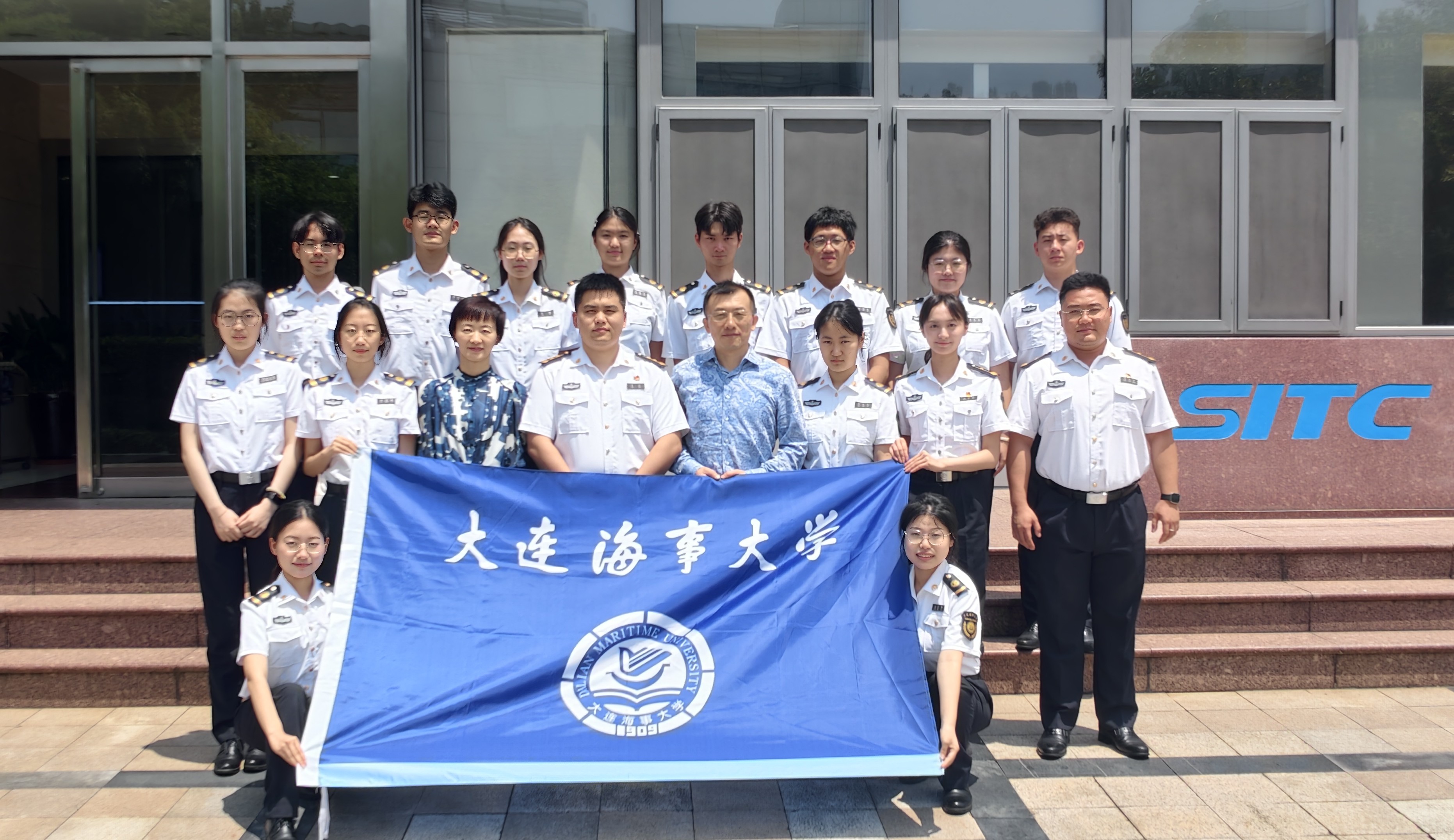 大连海事大学暑期就业实践团队来访PG征途国际.jpg 大连海事大学暑期就业实践团队来访PG征途国际.jpg